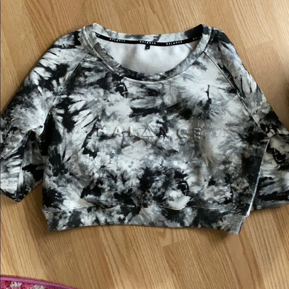 Balance Athletica Essence Crew